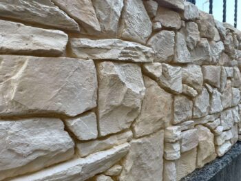 Pizarra Sandy – İç ve Dış Mekan için (Poliüretan) 3B Taş Görünümlü Duvar Paneli (123 cm x 58 cm) - Görsel 3