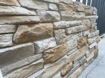 Ardesia Sandy – İç ve Dış Mekan için (Poliüretan) 3B Taş Görünümlü Duvar Paneli (117 cm x 61 cm) - Görsel 2